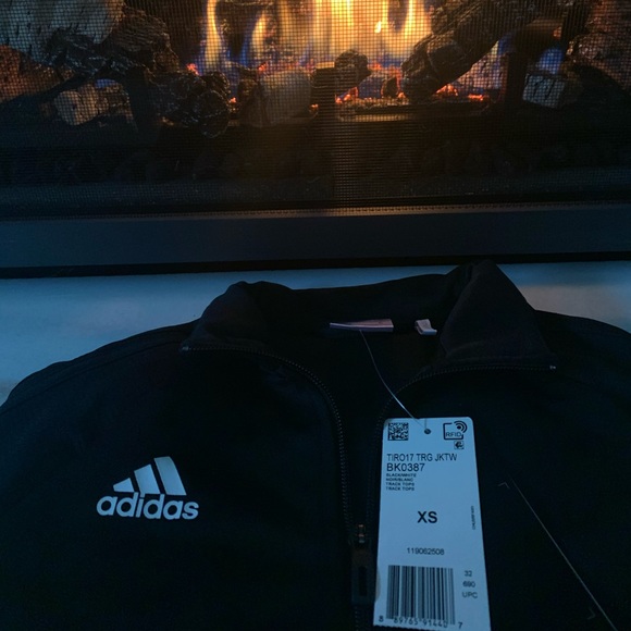 ADIDAS jacket, never worn. SIZE XS - Picture 2 of 3
